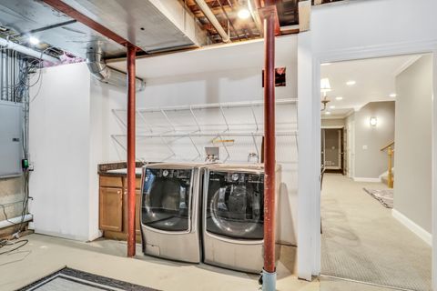 Tiny photo for 700 E Sunnyside Avenue, Libertyville, IL 60048 (MLS # 12487091)