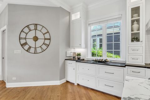 Tiny photo for 700 E Sunnyside Avenue, Libertyville, IL 60048 (MLS # 12487091)