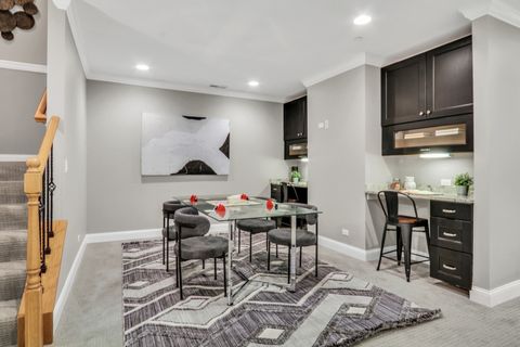 Tiny photo for 700 E Sunnyside Avenue, Libertyville, IL 60048 (MLS # 12487091)