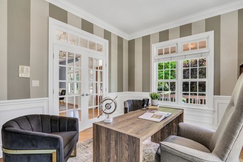 Tiny photo for 700 E Sunnyside Avenue, Libertyville, IL 60048 (MLS # 12487091)