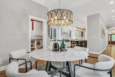 Tiny photo for 700 E Sunnyside Avenue, Libertyville, IL 60048 (MLS # 12487091)