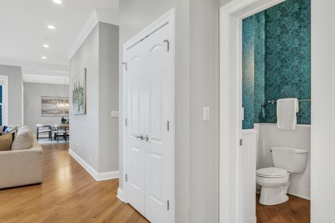 Tiny photo for 700 E Sunnyside Avenue, Libertyville, IL 60048 (MLS # 12487091)
