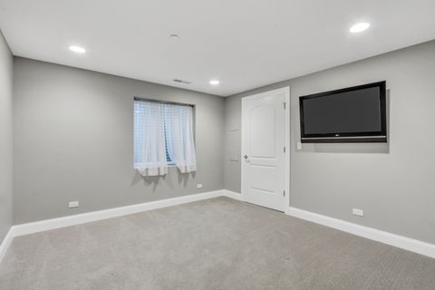 Tiny photo for 700 E Sunnyside Avenue, Libertyville, IL 60048 (MLS # 12487091)