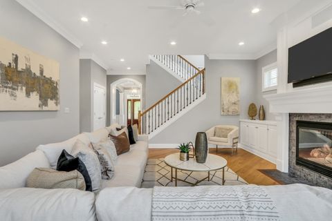 Tiny photo for 700 E Sunnyside Avenue, Libertyville, IL 60048 (MLS # 12487091)