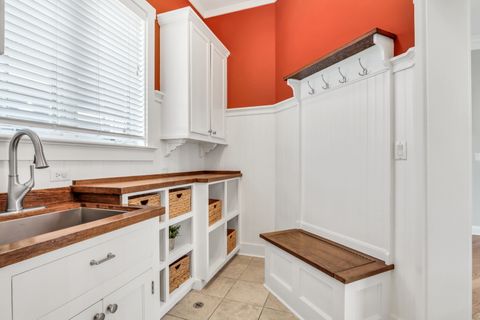 Tiny photo for 700 E Sunnyside Avenue, Libertyville, IL 60048 (MLS # 12487091)