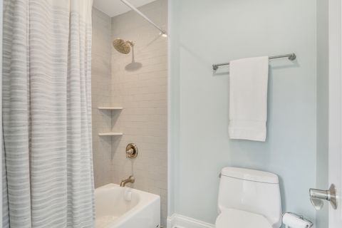 Tiny photo for 700 E Sunnyside Avenue, Libertyville, IL 60048 (MLS # 12487091)
