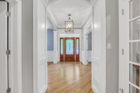 Tiny photo for 700 E Sunnyside Avenue, Libertyville, IL 60048 (MLS # 12487091)