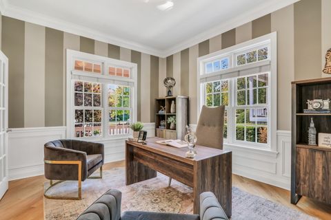 Tiny photo for 700 E Sunnyside Avenue, Libertyville, IL 60048 (MLS # 12487091)