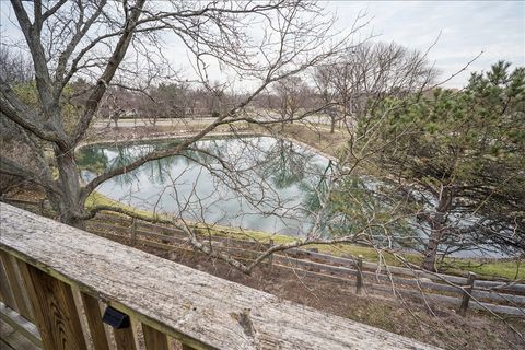 Tiny photo for 1987 Silver Lake Road, Arlington Heights, IL 60004 (MLS # 12609052)