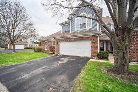 Photo of 1987 Silver Lake Road, Arlington Heights, IL 60004 (MLS # 12609052)