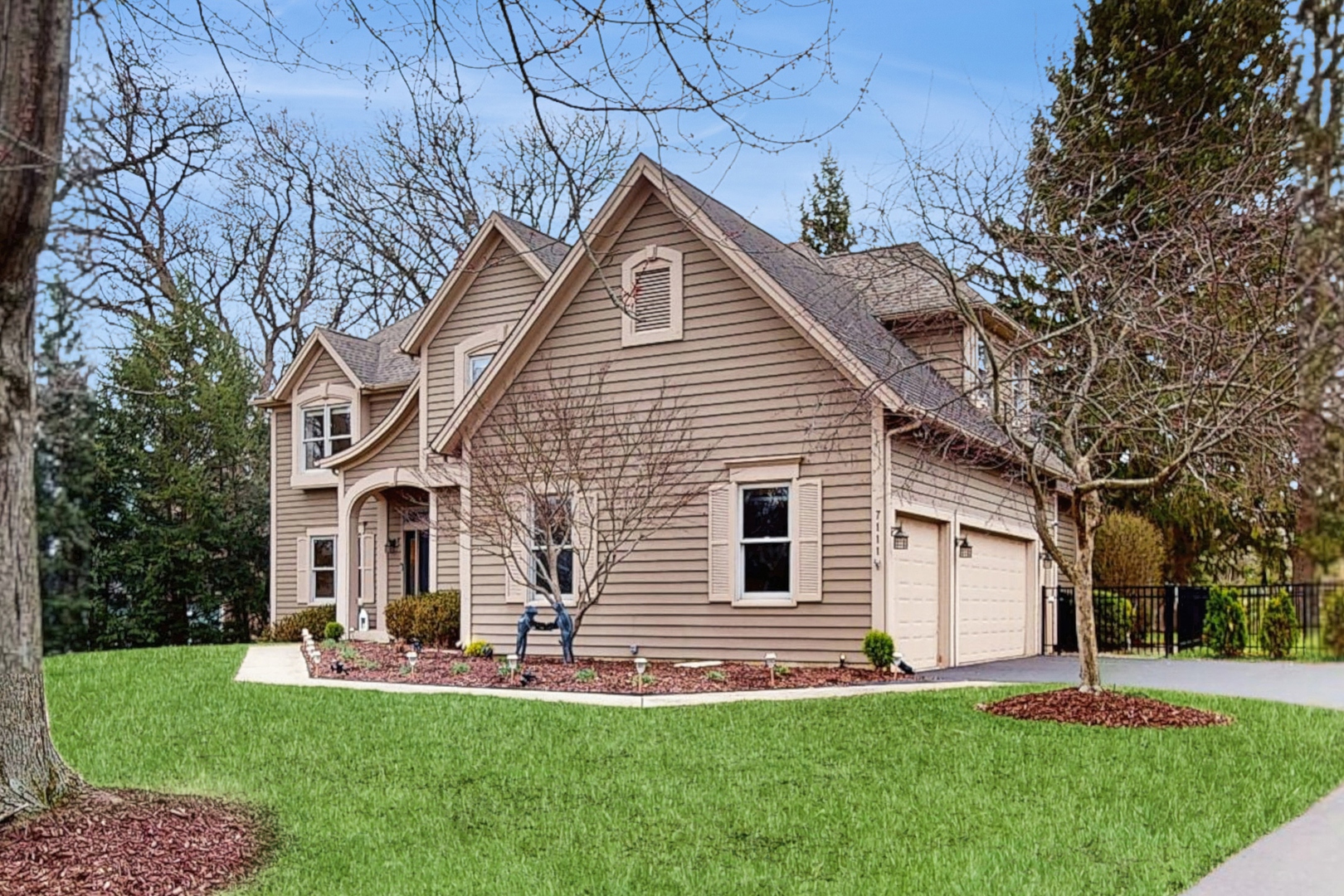 7111 Saddle Oaks Drive