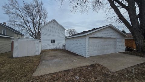 Tiny photo for 3006 Roosevelt Street, Clinton, IA 52732 (MLS # 12580075)