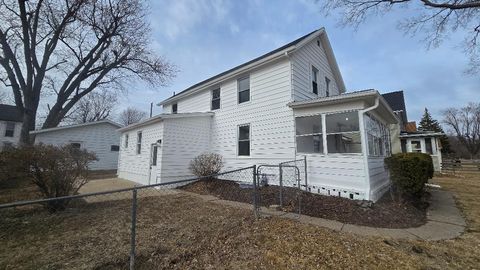Tiny photo for 3006 Roosevelt Street, Clinton, IA 52732 (MLS # 12580075)