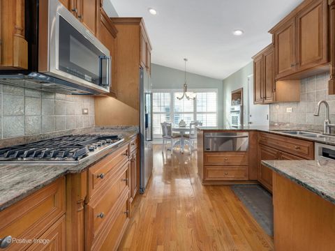 Tiny photo for 1961 Wexford Circle, Wheaton, IL 60189 (MLS # 12531501)