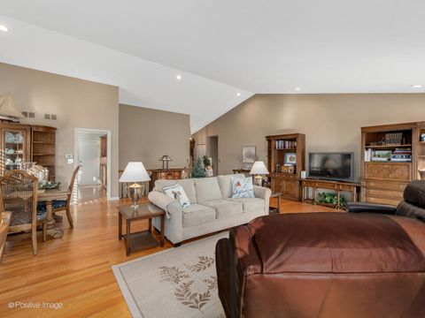 Tiny photo for 1961 Wexford Circle, Wheaton, IL 60189 (MLS # 12531501)