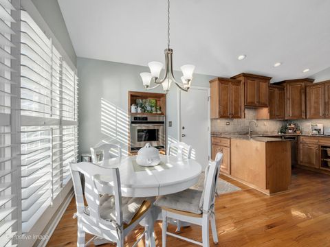 Tiny photo for 1961 Wexford Circle, Wheaton, IL 60189 (MLS # 12531501)