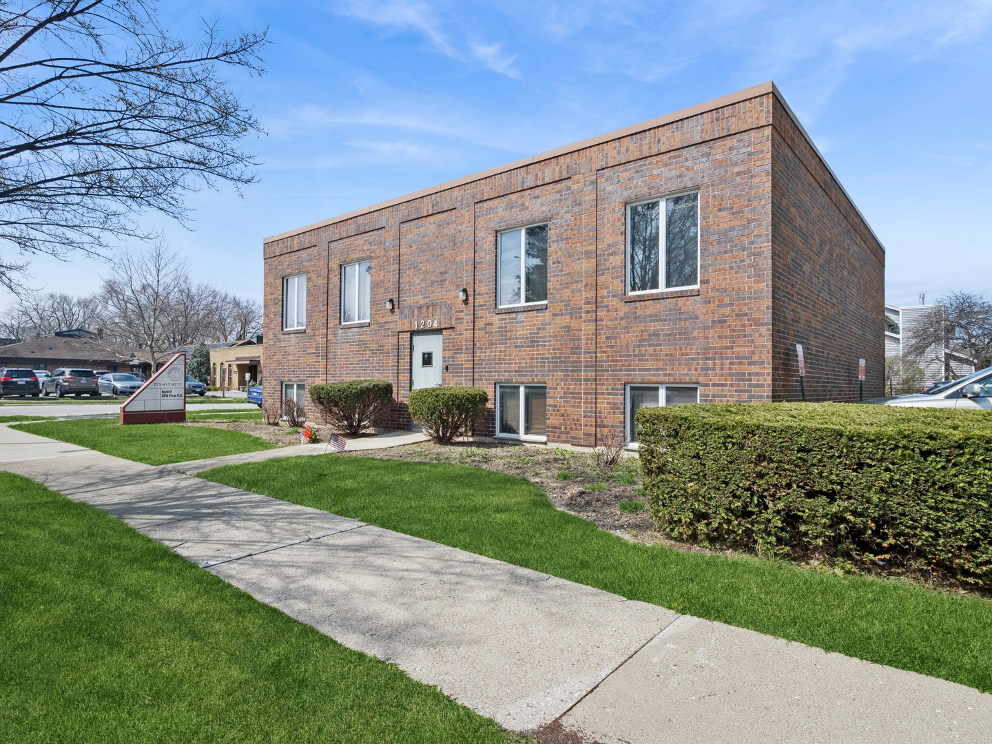 1204 E Central Road
