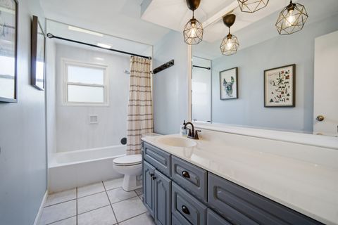 Tiny photo for 484 Chatham Circle, Buffalo Grove, IL 60089 (MLS # 12513918)