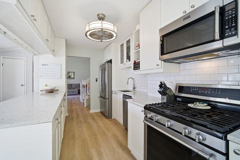 Tiny photo for 484 Chatham Circle, Buffalo Grove, IL 60089 (MLS # 12513918)