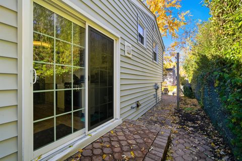 Tiny photo for 484 Chatham Circle, Buffalo Grove, IL 60089 (MLS # 12513918)