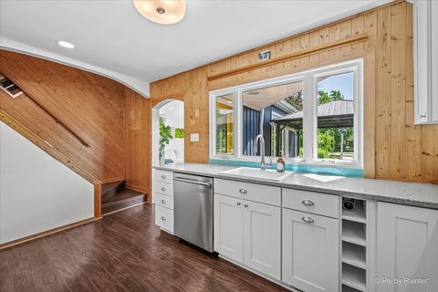 Tiny photo for 209 Eastwood Court, Barrington, IL 60010 (MLS # 12691917)