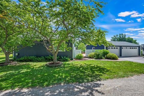 Tiny photo for 209 Eastwood Court, Barrington, IL 60010 (MLS # 12691917)