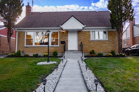 Photo of 600 N Irving Avenue, Hillside, IL 60162 (MLS # 12516060)