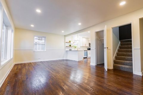 Tiny photo for 600 N Irving Avenue, Hillside, IL 60162 (MLS # 12516060)