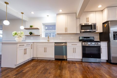 Tiny photo for 600 N Irving Avenue, Hillside, IL 60162 (MLS # 12516060)