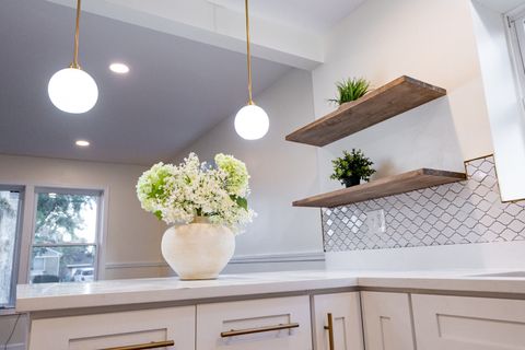 Tiny photo for 600 N Irving Avenue, Hillside, IL 60162 (MLS # 12516060)