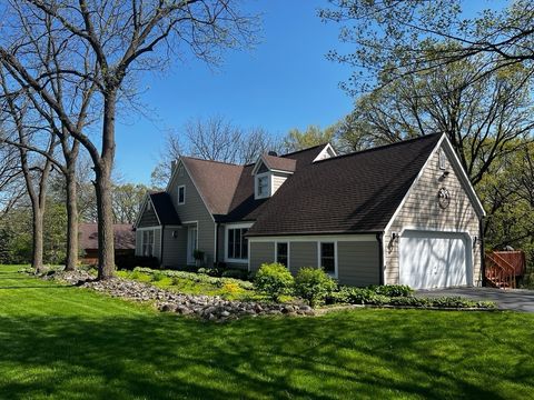 Photo of 6409 Ojibwa Lane, McHenry, IL 60050 (MLS # 12549813)