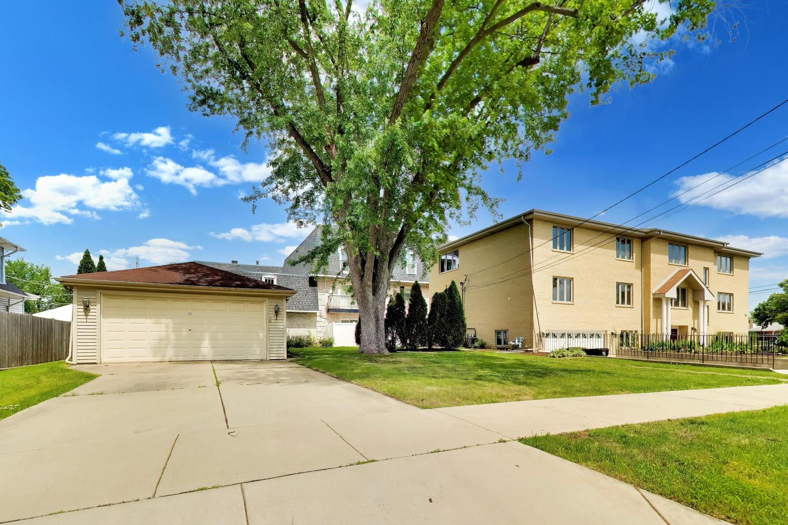 920 N Northwest Highway 2