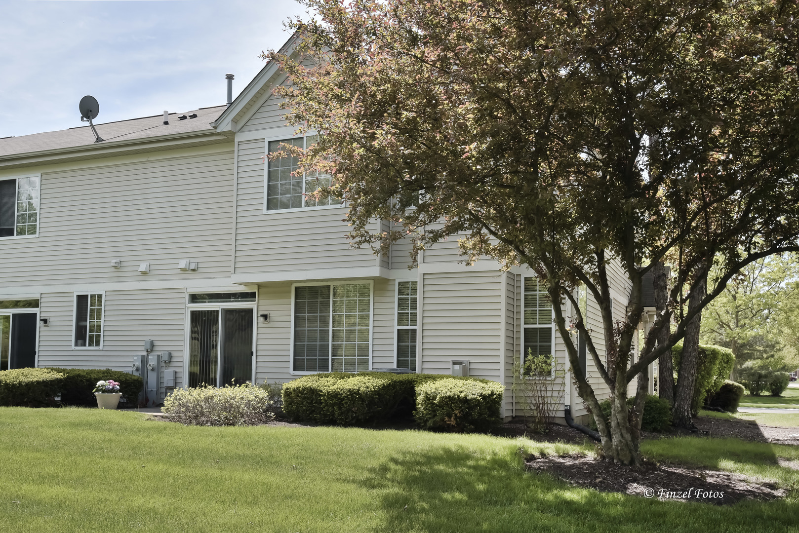 2402 Claremont Lane