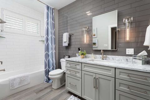 Tiny photo for 303 Leeward Way, Ottawa, IL 61350 (MLS # 12573351)