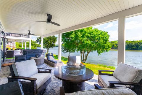 Tiny photo for 303 Leeward Way, Ottawa, IL 61350 (MLS # 12573351)