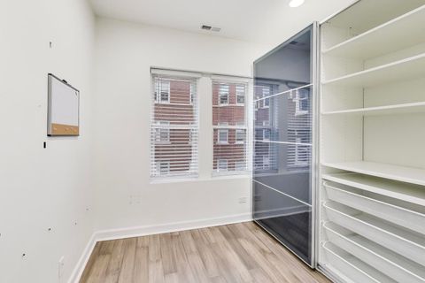 Tiny photo for 6421 N GREENVIEW Avenue #2W, Chicago, IL 60626 (MLS # 12556347)
