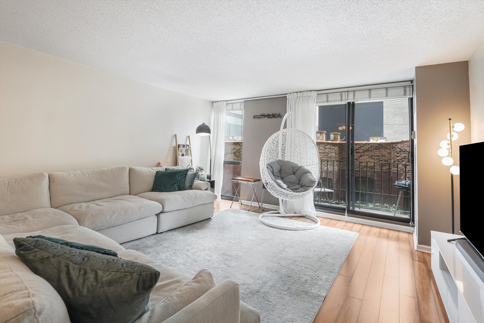 70 W Huron Street 406