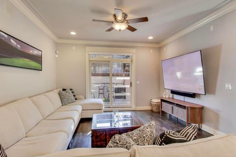 Tiny photo for 1169 W EDDY Street #101, Chicago, IL 60657 (MLS # 12478654)