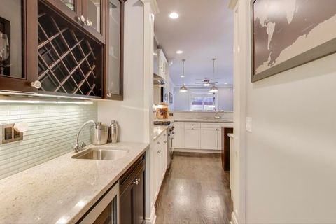 Tiny photo for 1169 W EDDY Street #101, Chicago, IL 60657 (MLS # 12478654)