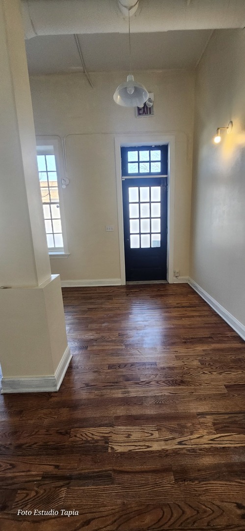 2409 W Hirsch Street