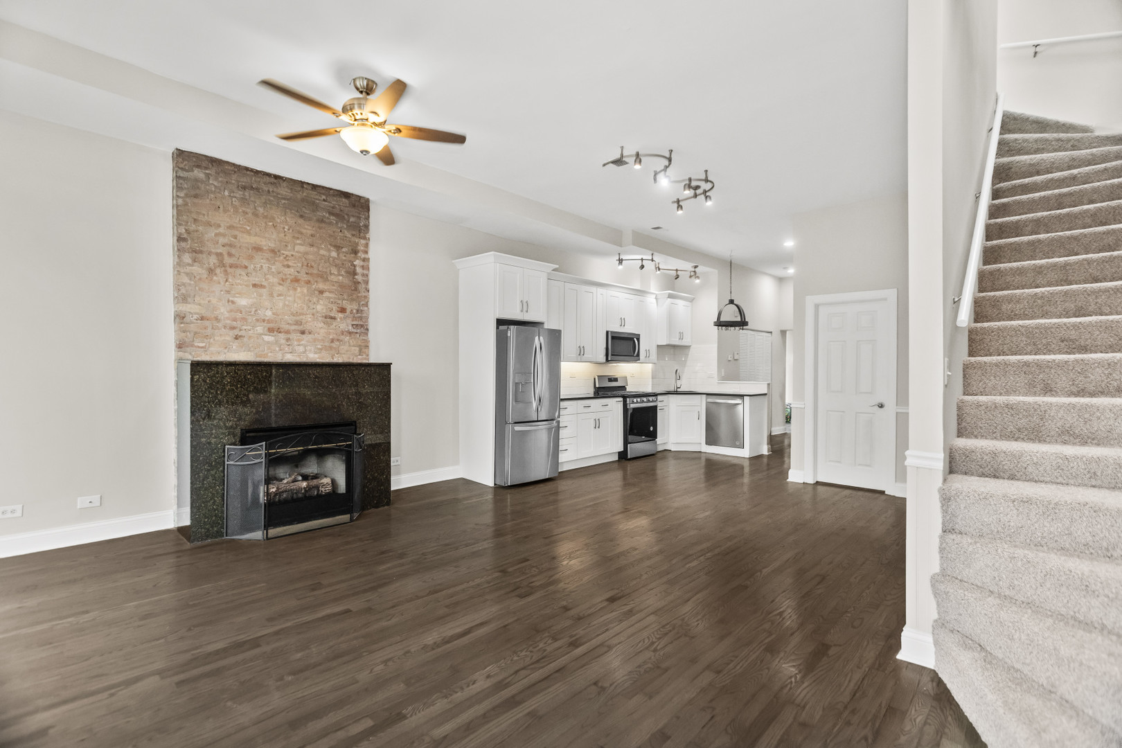 2247 W MONROE Street 3