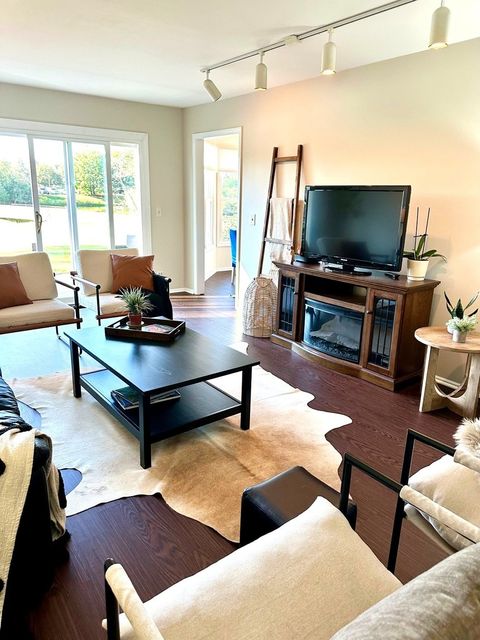 Tiny photo for 763 Sussex Corner Lane, Prospect Heights, IL 60070 (MLS # 12491908)