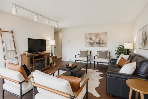 Tiny photo for 763 Sussex Corner Lane, Prospect Heights, IL 60070 (MLS # 12491908)