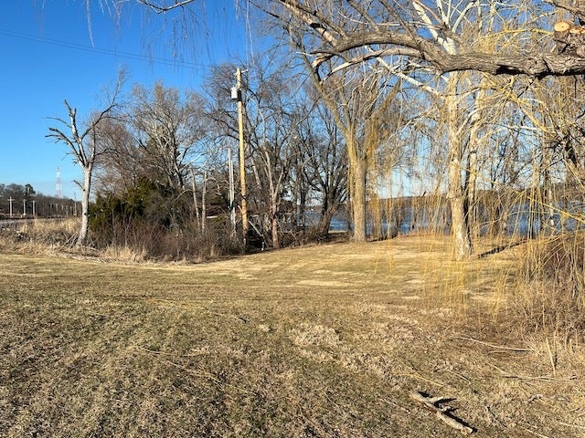 00 Great River Road