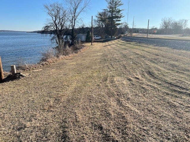 00 Great River Road