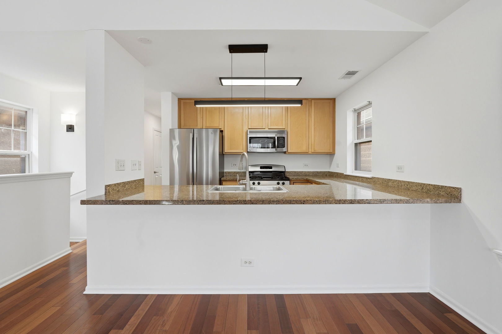 1156 N HOWE Street C