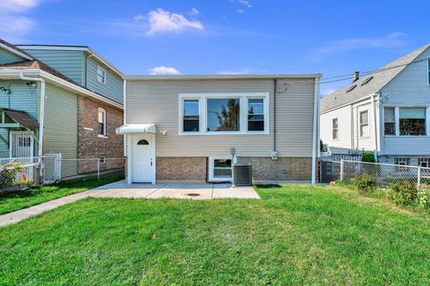 Tiny photo for 2517 S 59th Court, Cicero, IL 60804 (MLS # 12501484)