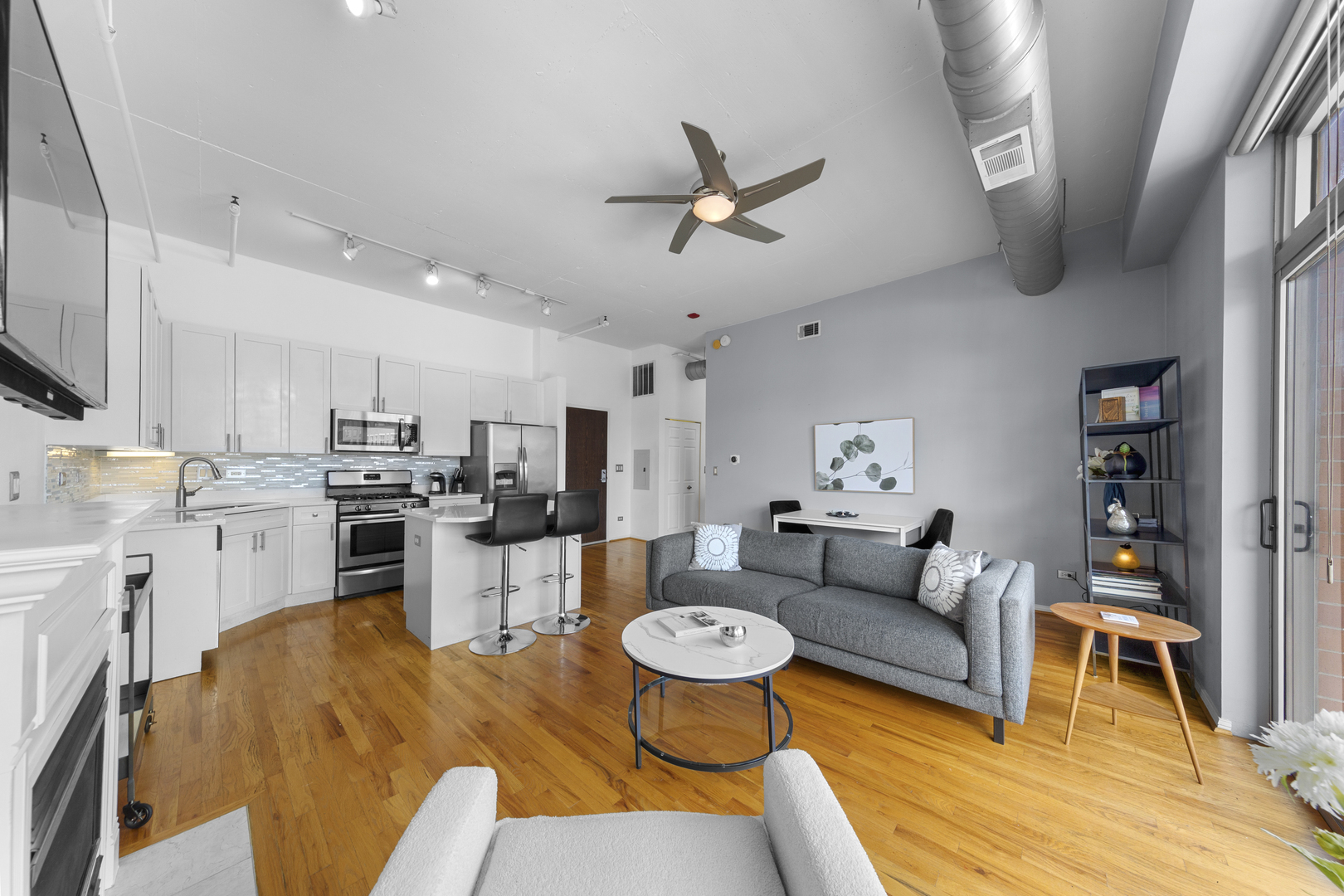 950 W MONROE Street 616