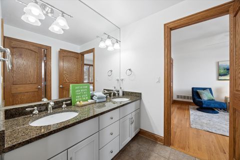 Tiny photo for 4146 Garden Avenue, Western Springs, IL 60558 (MLS # 12589034)