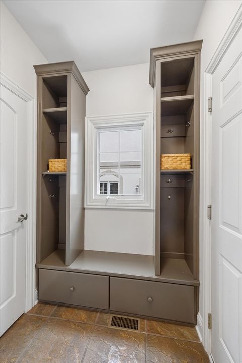 Tiny photo for 4146 Garden Avenue, Western Springs, IL 60558 (MLS # 12589034)